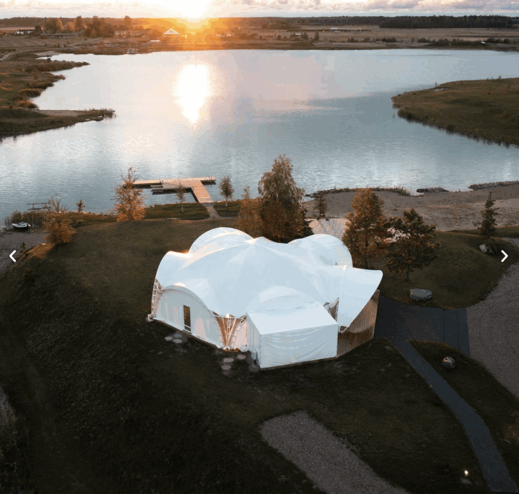 Besileidžianti saulė ir gamta